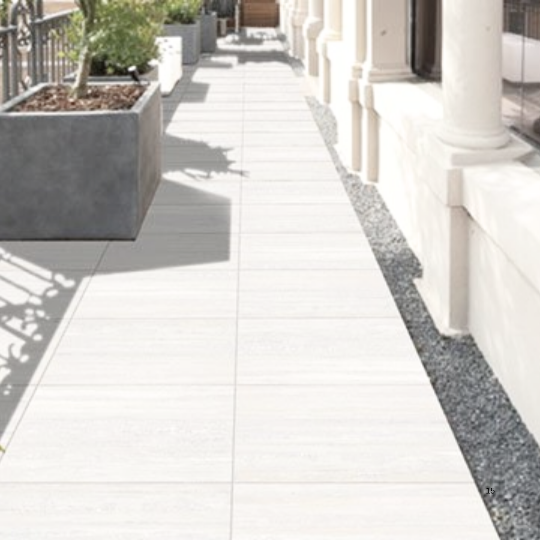Travino Bianco 60x120cm porcelain tile, 20mm thick with R11 slip-resistant rough matt finish. Elegant white stone look, ideal for outdoor spaces.